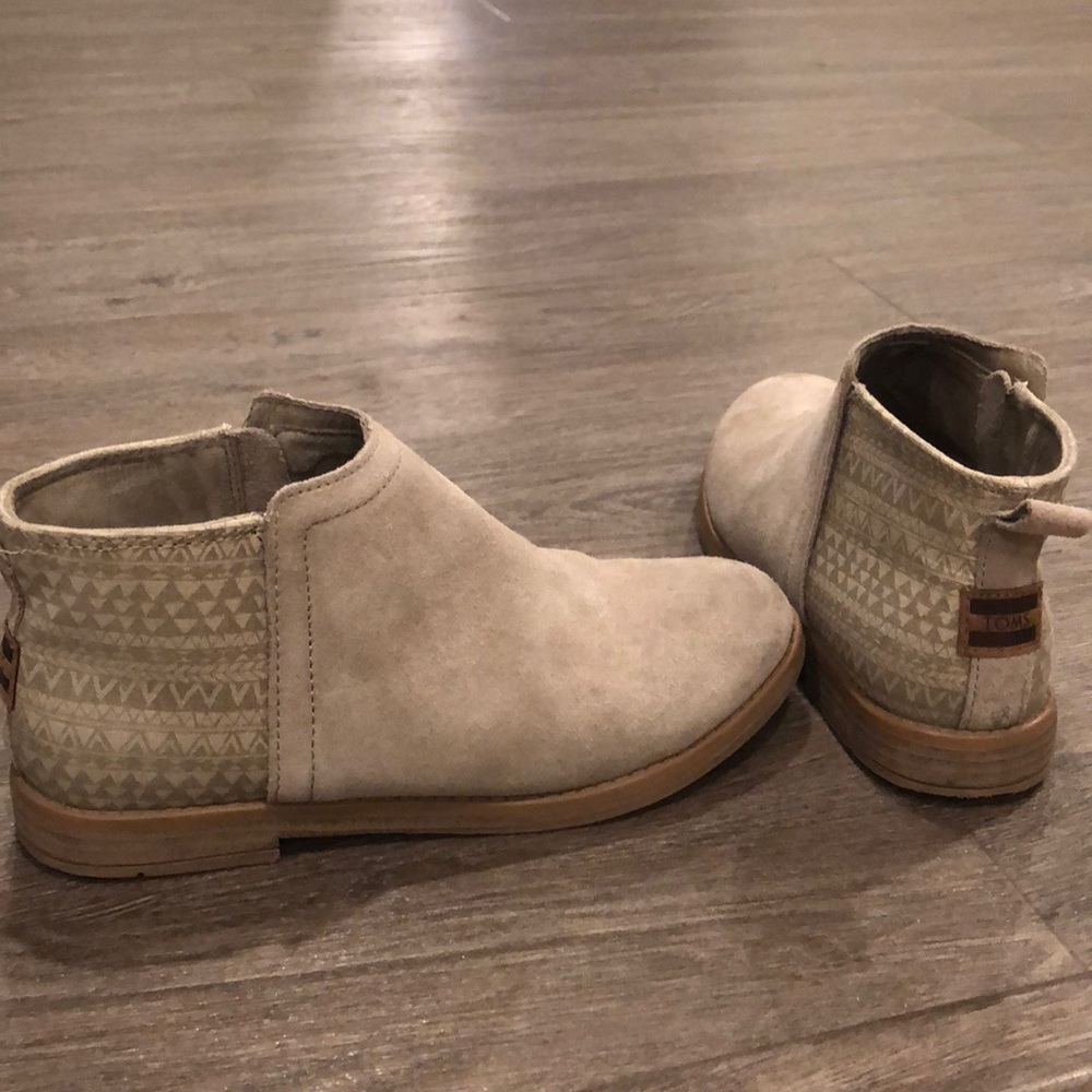 Girls TOMS booties